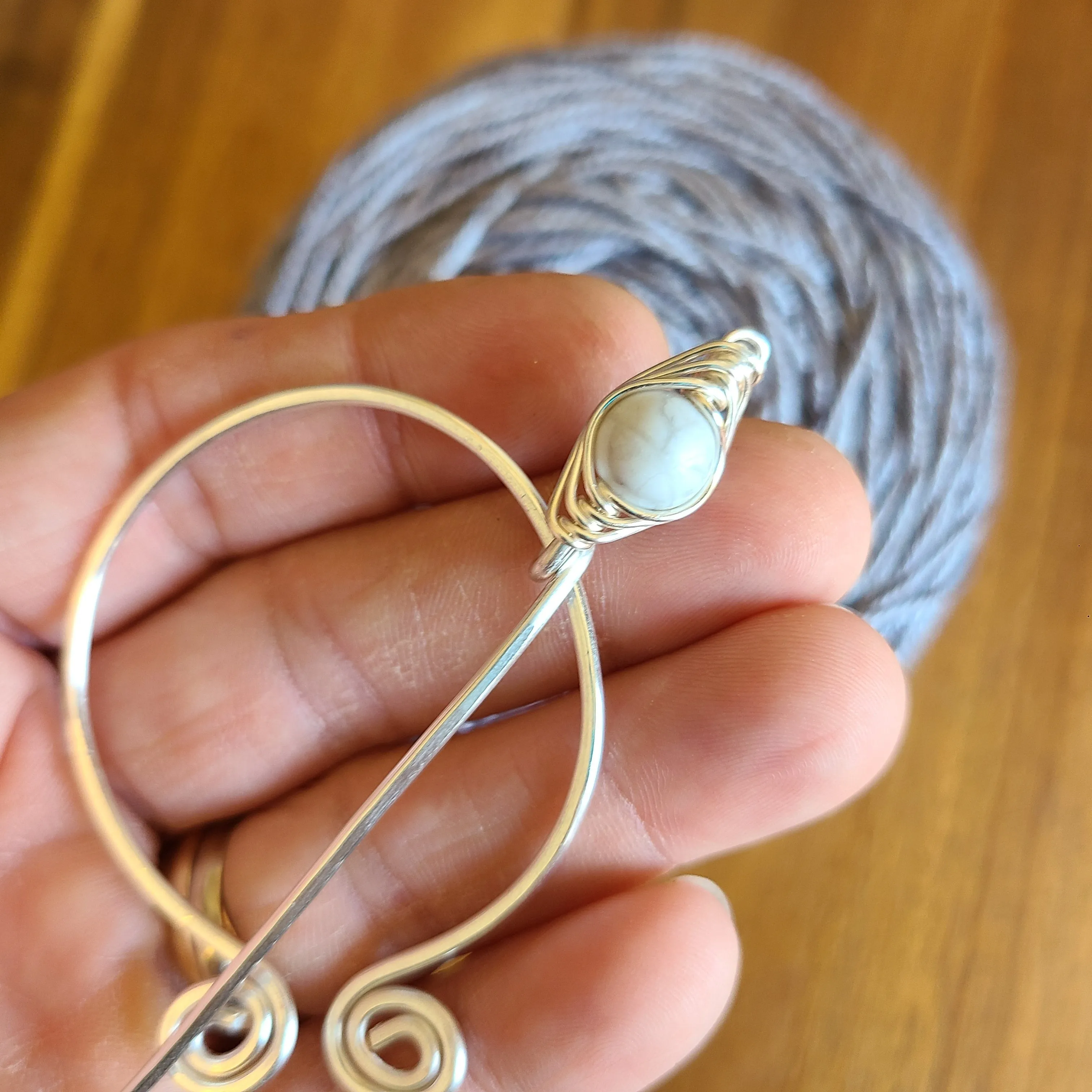 Howlite Penannular Shawl Pin in Silver